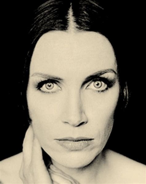 Love Song for a Vampire Annie Lennox | Annie lennox, Singer, Annie