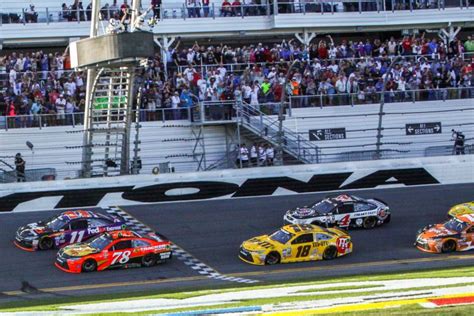 Martin Truex Jr. misses Daytona 500 glory by inches - UPI.com