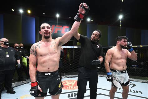 UFC Vegas 24 results: Biggest winners, loser for ‘Whittaker vs Gastelum ...