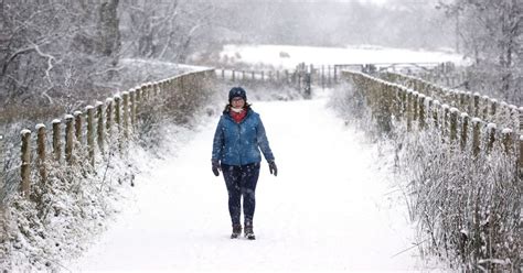 Snow maps show more wintry UK weather on way with 'two inches to fall per hour' - Mirror Online