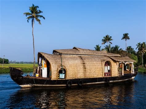 Kerala Tour package: Munnar-Alleppey - Tournation