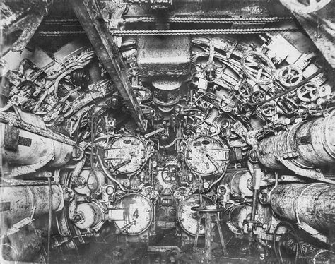 Rare photographs show the interior of the German submarine SM UB-110 ...