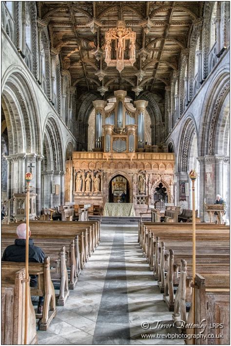 St David's Cathedral Interior: 1 by TrevBatWCC | ePHOTOzine