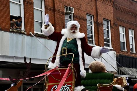 Johnson City Christmas parade returns downtown | Local News | johnsoncitypress.com