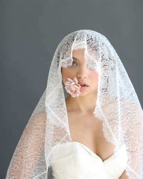 20 Stunning & Unique Wedding Veils You Haven't Seen Before