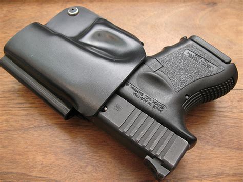 The 4 Best IWB Holsters for Glock 26 – Concealed Carry Reviews