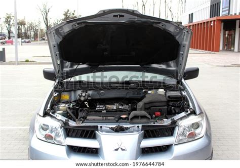 3 Mitsubishi Outlander Gas Powered Engine Images, Stock Photos ...