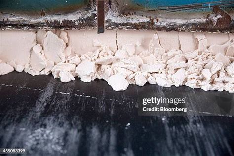 17 Alumina Powder Stock Photos, High-Res Pictures, and Images - Getty ...