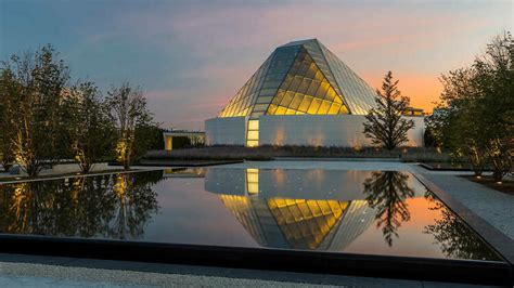 13 Best Museums in Toronto Right Now