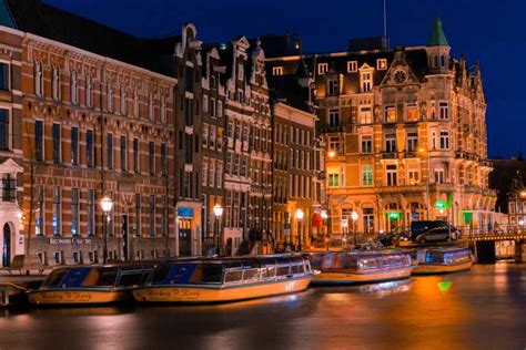 Amsterdam: Private romantische Grachtenfahrt bei Nacht | GetYourGuide