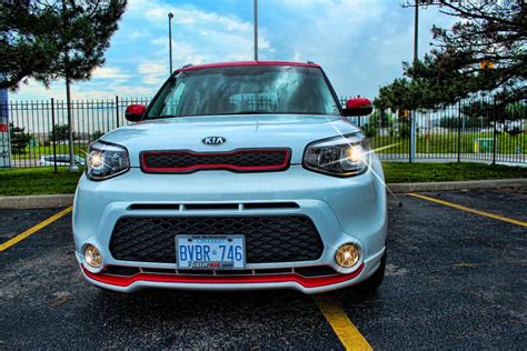 Awesome Pics Of A Polar White / Inferno Red Kia Soul Two Tone SE (Canada-Specs) | Kia News Blog