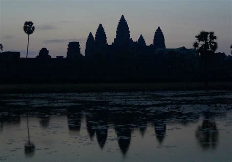 The Travel Junkie: Sunrise @ Angkor Wat