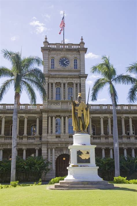 State Capital Building, Honolulu, Hawaii Stock Image - Image of statue, hawaii: 26082159