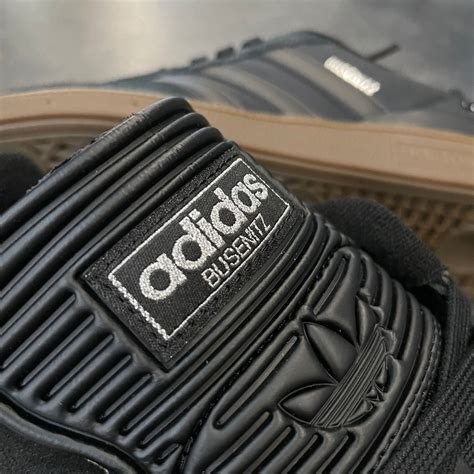 Adidas Busenitz Black/Black/Gum – 561 Skate