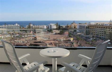 Green Field - Playa Del Ingles, Gran Canaria - On The Beach