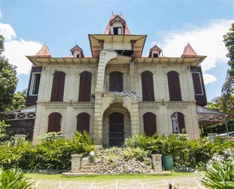 626 A once beautiful Haitian mansion in an unfortunate state of ...