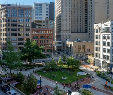 Capitol Park | Dog Park, Restaurants & More | Downtown Detroit Partnership