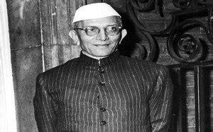 मोरारजी देसाई जीवन परिचय| Morarji Desai biography in hindi - Diwali