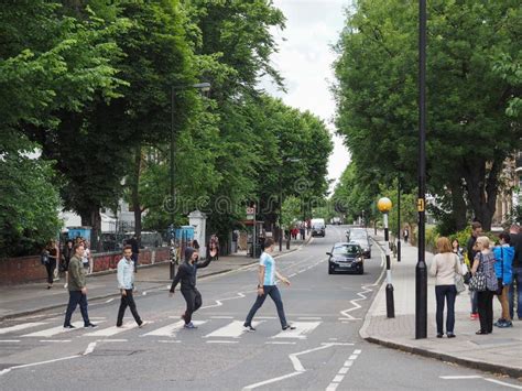 Abbey Road Crossing in London Editorial Stock Image - Image of kingdom ...