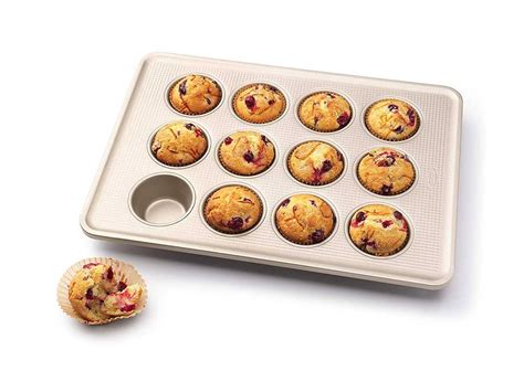 A Muffin Pan for Making Your Best Baked Goods | Saveur