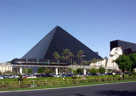 Luxor Pyramid - The Skyscraper Center