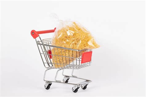 Bag of pasta in shopping cart - Creative Commons Bilder