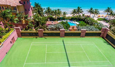 25 Gorgeous Oceanfront Tennis Courts