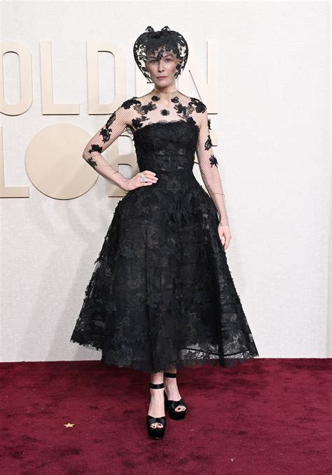 Rosamund Pike Goes Full 'Saltburn' at the 2024 Golden Globes | Vogue