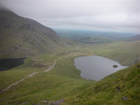 MacGillycuddy's Reeks: A View Of The... © Michael Murtagh cc-by-sa/2.0 ...