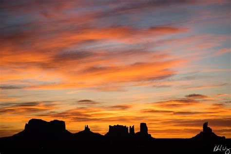 Monument Valley Silhouette Photo | Richard Wong Photography