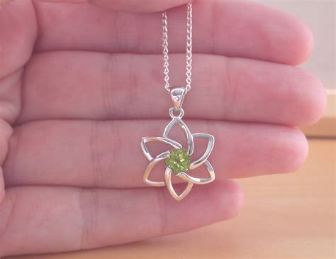 925 Peridot Flower Pendant & 18" Silver Chain/Peridot Necklace/Peridot Jewellery/Peridot Jewelry ...