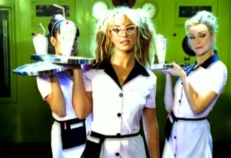 19 Iconic '90s Music Video Outfits From Female Solo Artists of the ...