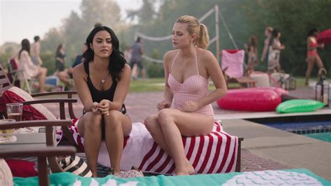 #Camilamendes #Camila #mendes #fotos # Verônica #Lili #reinhart # ...