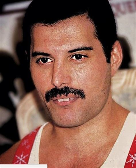 The great Freddie Mercury of Queen! | Queen freddie mercury, Freddie mercury, Mary austin ...