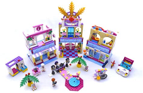 Heartlake Shopping Mall - LEGO set #41058-1 (Building Sets > Friends)