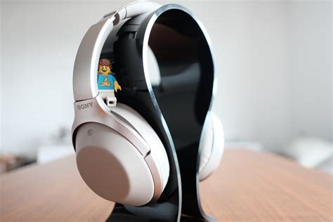 Geek Review: Sony MDR-1000X Noise-Cancelling Bluetooth Headphones ...