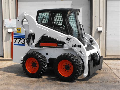 Bobcat 773 Conversion Mounting | Universal Skid Steer Attachments