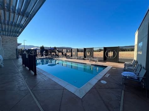 HOLIDAY INN EXPRESS & SUITES UKIAH, AN IHG HOTEL $161 ($̶1̶9̶0̶) - Updated 2022 Prices & Reviews ...