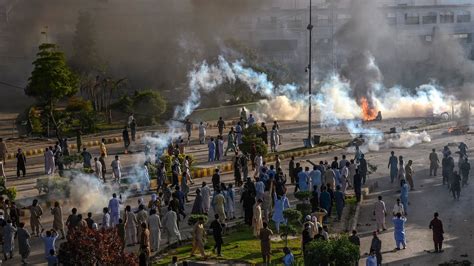 Imran Khan Arrest: Protesters Attack Pakistan’s Military - The New York Times