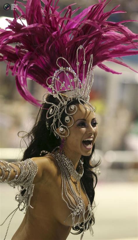 Pin by Felicia Littlejohn on Rio de Janeiro- wonderful city ⊱╮ | Carnival girl, Rio carnival ...