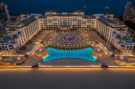 New Taj Hotel Opens Its Doors in Dubai