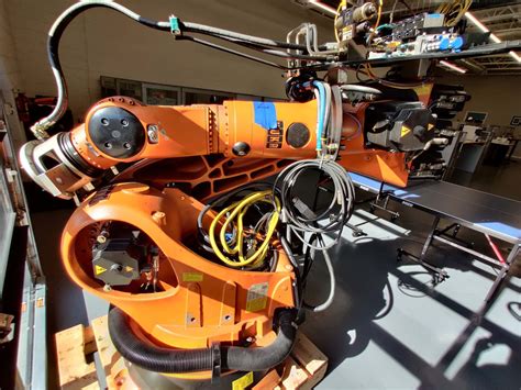 KUKA KR-150 S C2 Robot, 2004 - 6-Axis, Including Control Panel, 2 ...