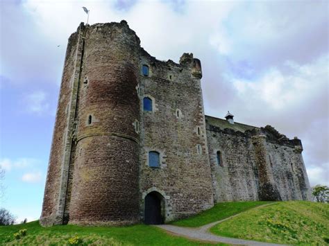 Castle ruins, Scotland | Castles, Ruins, & Castle Ruins | Pinterest | Castles, Castle ruins and ...