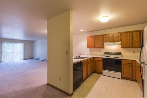 Meadow Ridge Apartments Apartments - Pewaukee, WI | Apartments.com