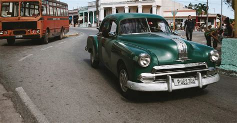 Pontiac Chieftain on Street · Free Stock Photo