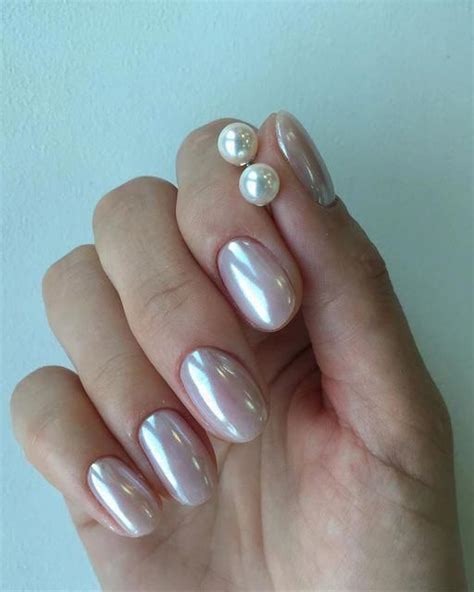 Attention to the semi-permanent varnish | Pearl nail art, Pearl nails, Holographic nails