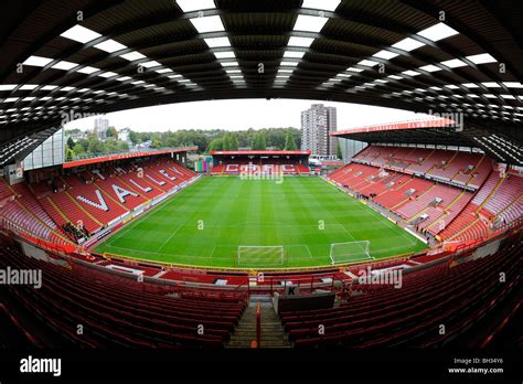 Home of charlton athletic hi-res stock photography and images - Alamy