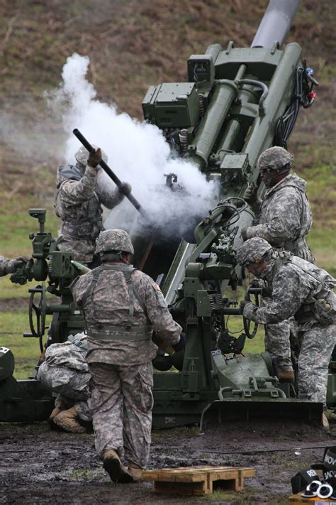 Redlegs train on new M777 Howitzer | Article | The United States Army