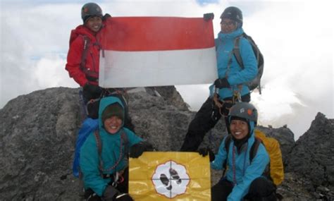 Pendaki wanita Unpar siap daki tujuh gunung tertinggi | Berita online ...