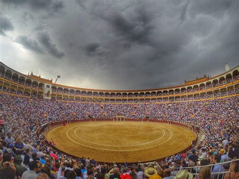 A sold out Bullfighting Arena, Madrid : r/travel